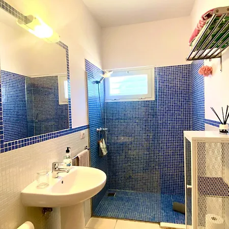 11. Arena Y Mar Playa Honda (Lanzarote)